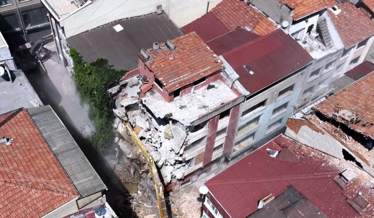 istanbul-zeytinburnu-sokaklari-yarisi-bizden-ile-donusuyor-691E8zLX.jpg
