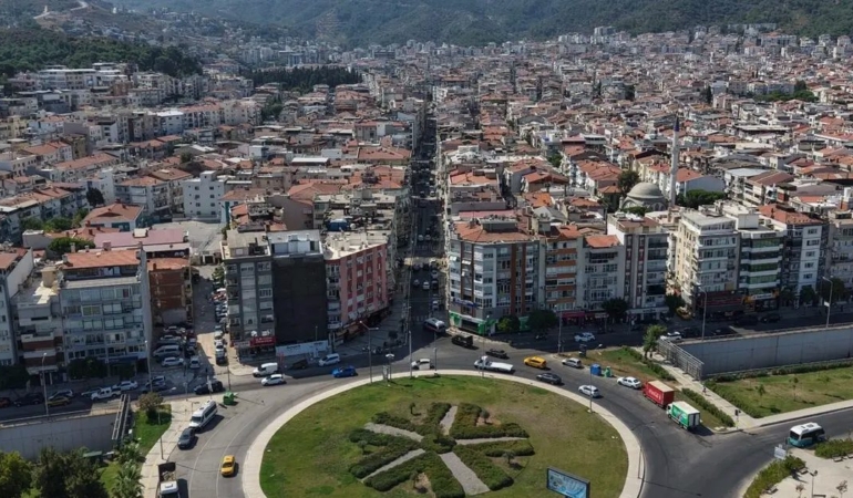 izmir-balcovanin-caddeleri-cicek-gibi-oldu-FazlDMpY.jpg