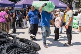 izmir-buyuksehirden-domates-ve-cilek-ureticisine-iklim-zirhi-Lnyjpz6S.jpg