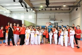 izmir-ciglide-yaz-dolu-dolu-gecti-W5ECeG2e.jpg