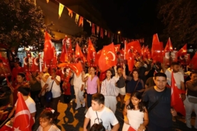 izmir-efes-selcukta-zafer-bayrami-coskusu-JIGEL21N.jpg