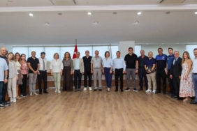 izmir-karabaglarda-sahipsiz-atik-alarmi-4mVNfYyq.jpg