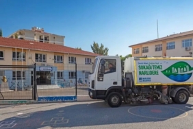 izmir-narliderede-okul-bahcelerine-temizlik-4hRKUPaI.jpg