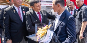izmirde-baskan-tugay-sehit-aileleri-ve-gazilerle-bulustu-YejxYTV2.jpg
