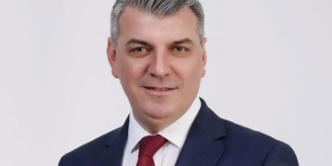 izmit-belediyesinde-iki-yeni-baskan-yardimcisi-goreve-basladi-LYlrkZQn.jpg