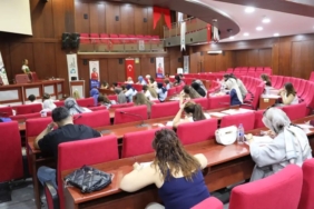 izmit-belediyesinin-ogretmen-sinavina-adaylardan-ovgu-ZA4HbhR5.jpg