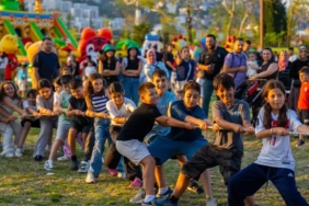 kocaelide-cik-disariya-oynayalim-ile-70-bin-cocuga-ulasildi-tVjWNID6.jpg