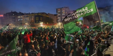 kocaelispor-yeni-sezon-oncesi-meydana-iniyor-HXrMiw2n.jpg