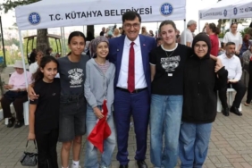 kutahyada-geleneksel-muderris-mahallesi-senligi-coskusu-aAyTXIOH.jpg