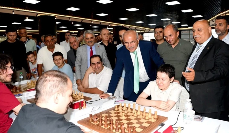 malatyada-altin-kayisi-satranc-turnuvasi-basladi-KCtGtQLn.jpg