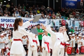 manisada-5-bin-cocuk-yaz-sporda-bulustu-jj7X5hQ8.jpg