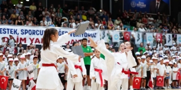 manisada-5-bin-cocuk-yaz-sporda-bulustu-jj7X5hQ8.jpg