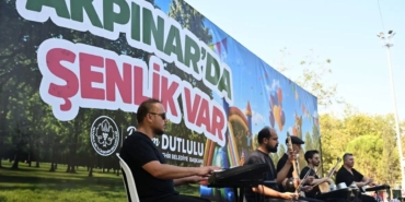 manisada-akpinarda-senlik-var-renkli-goruntulere-sahne-oldu-yedipWvi.jpg