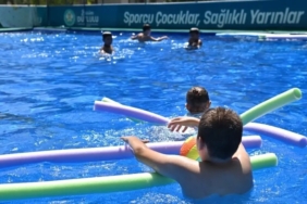 manisada-cocuklar-hem-serinleyecek-hem-yuzme-ogrenecek-VGTbcKld.jpg
