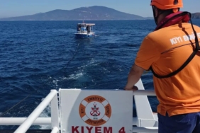 marmara-adasi-aciklarinda-arizalanan-tekne-kurtarildi-EWkBNza3.jpg