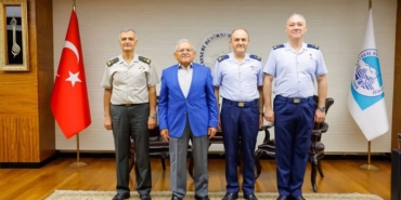 memduh-buyukkilica-komutanlardan-veda-ziyareti-rVXYRyDW.jpg