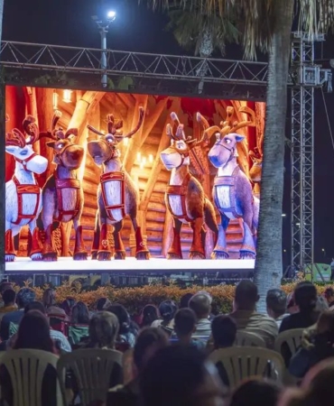mersinde-cocuklar-acik-havada-sinema-keyfi-yasadi-fGfWDqZU.jpg
