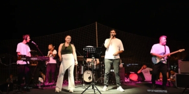 mersinde-yaz-dostum-konserleri-coskuya-devam-ediyor-qZWcAOSn.jpg