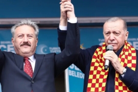 mustafa-palancioglundan-25yil-kutlamasi-RFQi2ftX.jpg