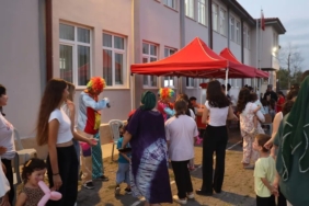 mutluluk-tiri-sapancada-cocuklarin-yuzunu-guldurdu-DfbRid6E.jpg