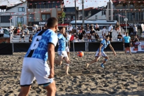 sakarya-kocaali-sahilinde-futbol-kupayla-taclandi-xPz9Gajb.jpg