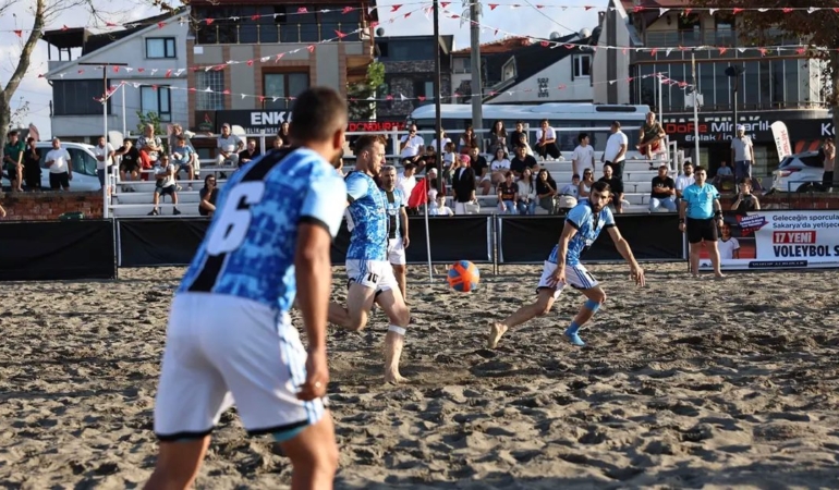 sakarya-kocaali-sahilinde-futbol-kupayla-taclandi-xPz9Gajb.jpg