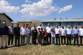 siyasetcilere-tas-cikartan-vali-FnuOgtgz.jpg