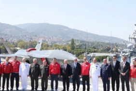 teknofest-mavi-vatan-basladi-bayraktar-mavi-vatanin-tek-bir-damlasindan-vazgecmeyiz-4FA8mUBc.jpg