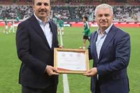turkiyede-ilk-erisilebilir-stadyum-oldu-konyaya-erisilebilirlik-belgesi-DXQuHEwB.jpg