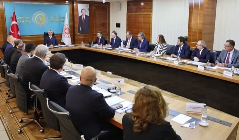 turkiyenin-hizmet-ihracati-1226-milyar-dolarla-rekor-kirdi-YJCF9WY7.jpg