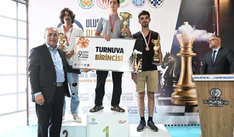 uluslararasi-altin-kayisida-sah-matcilar-odullendirildi-SQPvj5FJ.jpg