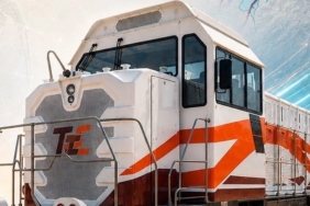 yerli-lokomotif-de-10000-tanzanya-yolcusu-E1UDIgNi.jpg