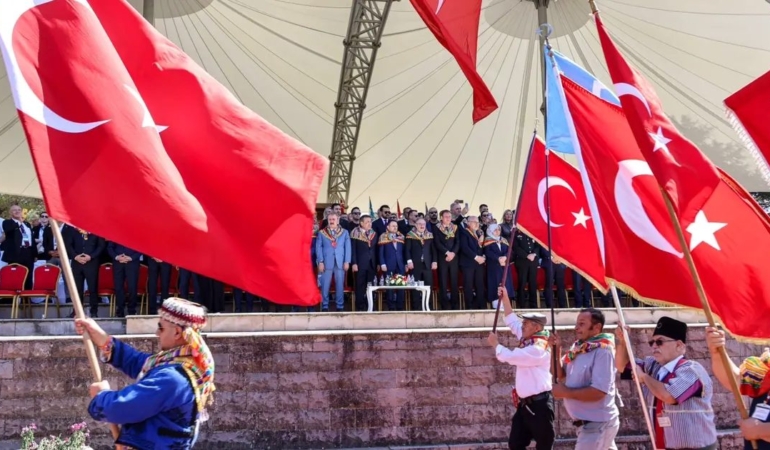 745-ertugrul-gaziyi-anma-ve-yoruk-senlikleri-sogutte-sona-erdi-HkUcNzY3.jpg