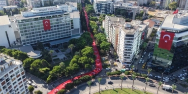 9-eylul-ruhu-izmir-sokaklarinda-vXuLGG7r.jpg