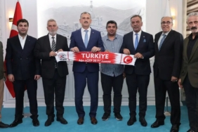 agrida-vali-bozkurt-amator-sporun-taleplerini-dinledi-UwAxvDpp.jpg