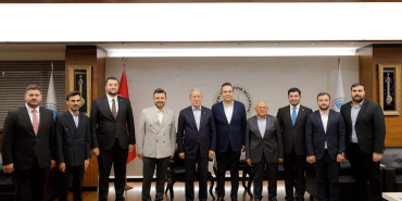 ak-partili-gencler-baskan-buyukkilicla-bulustu-XksZvg83.jpg
