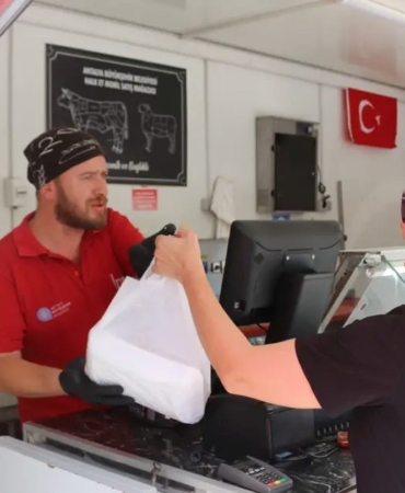 antalyada-halk-et-mobil-tiri-ilcelerde-yogun-ilgi-goruyor-dFxnwfd5.jpg