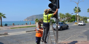 antalyada-trafik-guvenligi-icin-yenileme-5nMrHxfn.jpg