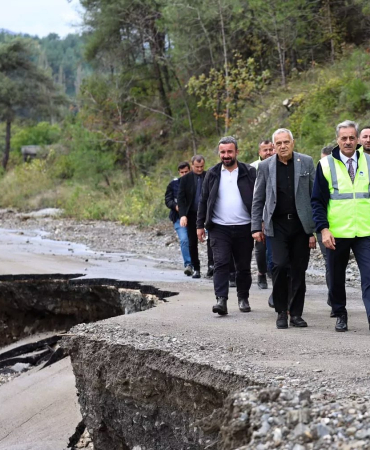 baskan-alemdar-afet-mesaisi-icin-geyvede-sel-tahribatinin-izleri-siliniyor-vXUjLwPv.jpg