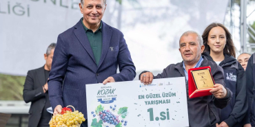 bergamada-kozakin-urunleri-tezgaha-cikti-senlikte-renkli-goruntuler-olustu-LAgszjl7.jpg