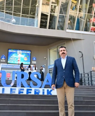 bursa-yildirimda-kadin-ve-cocuklara-teleferik-keyfi-L24KBxIJ.jpg