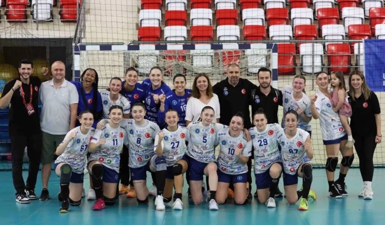 bursali-kadin-hentbolculardan-bir-galibiyet-daha-l4eO3Kk4.jpg
