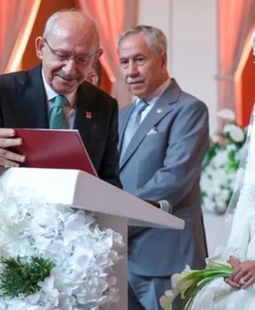 davutoglunun-oglunun-nik-hina-cok-sayida-siyasetci-sahit-oldu-nyjycPvM.jpg
