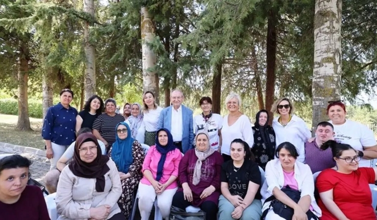 denizlide-engelliler-cankurtaran-yaz-kampinda-bulustu-hrkFCPgB.jpg