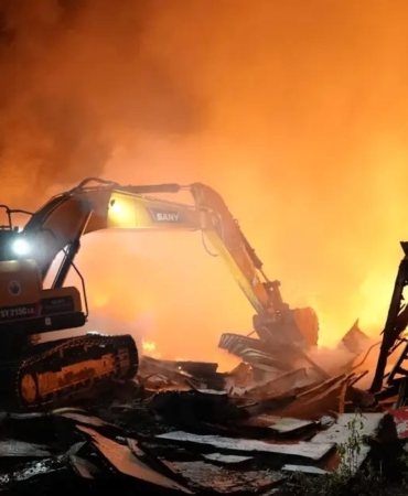 duzcede-kapi-ve-mutfak-uretim-fabrikasinda-yangin-qG1wfcIC.jpg