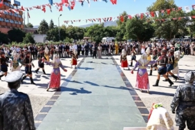 efes-selcukun-kurtulusunun-104uncu-yili-torenle-kutlandi-R2UcHlph.jpg