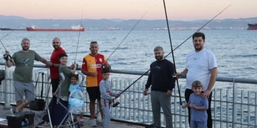 gebzede-baba-cocuk-balik-tutma-keyfi-yasadi-A4bSCkwh.jpg