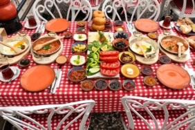 geleneksel-turk-kahvaltisinin-uretim-hikayesi-HWZG4QFN.jpg