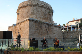 hidirlik-kulesinde-akdeniz-manzarasina-muzik-eslik-etti-8UX6pVYF.jpg