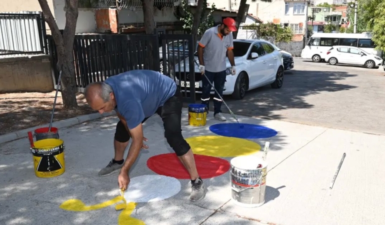 izmir-karabaglardan-okullara-yeni-donem-destegi-HF6I17hK.jpg